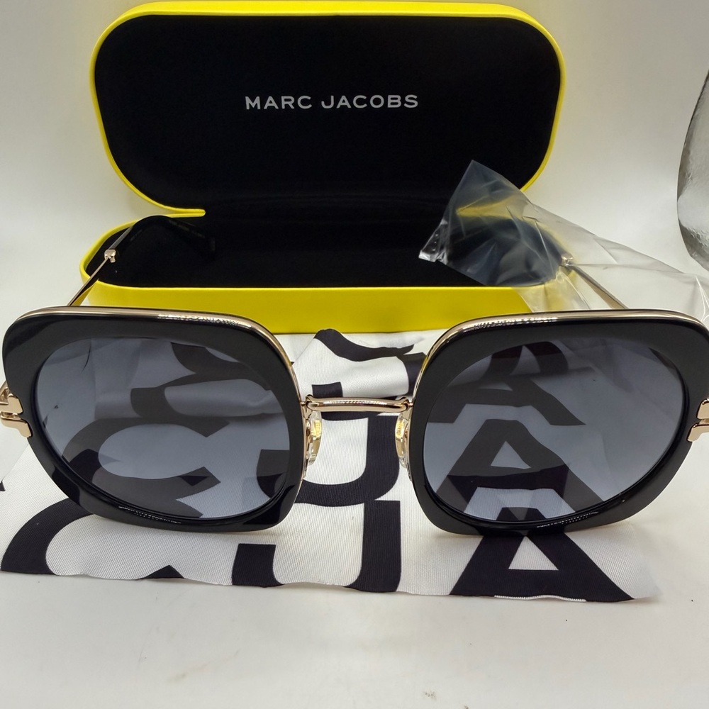 Marc Jacobs Black Sunglasses. New
